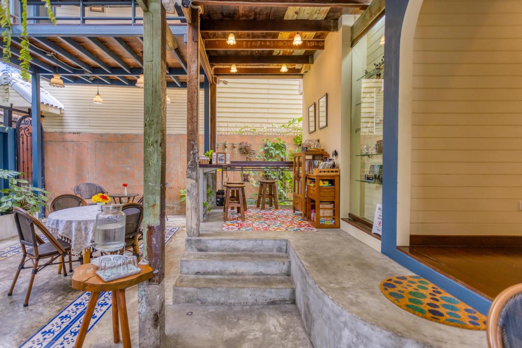 Priya Boutique House Bed & Breakfast Bangkok Ngoại thất bức ảnh