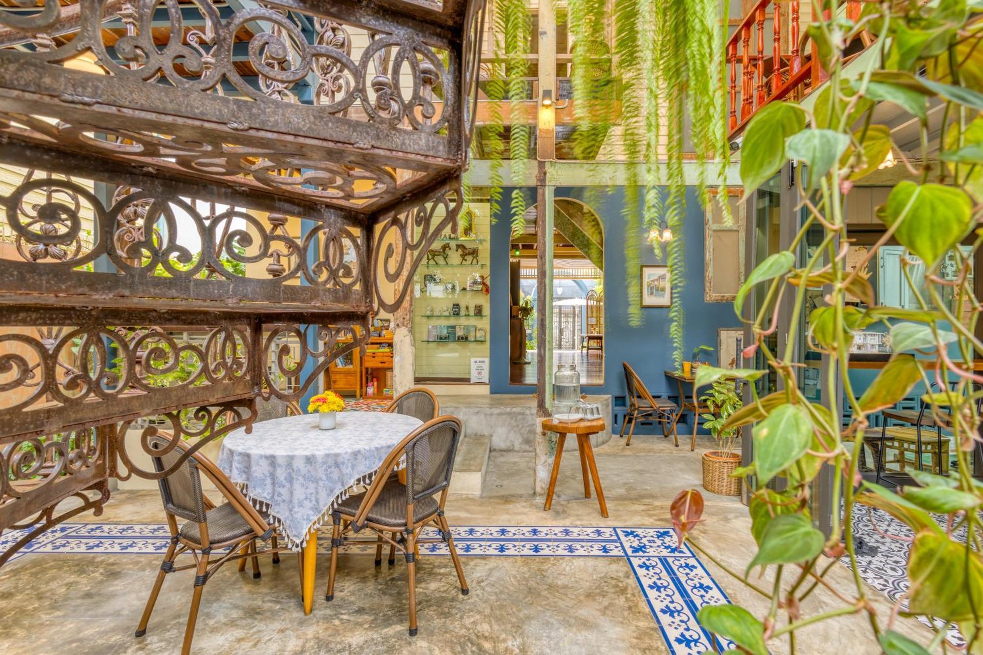Priya Boutique House Bed & Breakfast Bangkok Ngoại thất bức ảnh